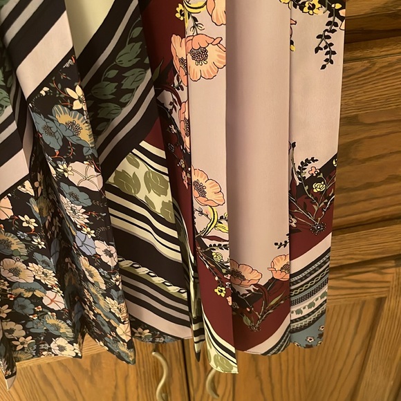 Tory Burch Silk Top + Skirt Set EUC Size 14 Skirt + 12 Top - Picture 6 of 16